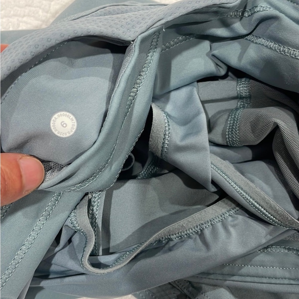 Lululemon shorts - Picture 5 of 6